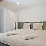 Apartment Du Theatre, Avec Ou Sans *