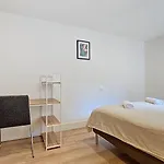 Apartment Du Theatre, Avec Ou Sans