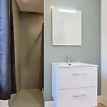 Apartment Du Theatre, Avec Ou Sans *