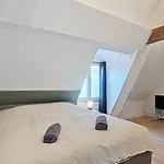 Apartment Du Theatre, Avec Ou Sans *