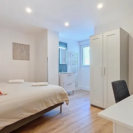 Apartment Du Theatre, Avec Ou Sans *
