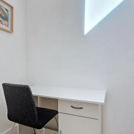 Apartment Du Theatre, Avec Ou Sans *