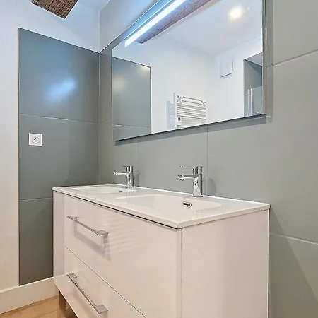 Apartment Du Theatre, Avec Ou Sans *