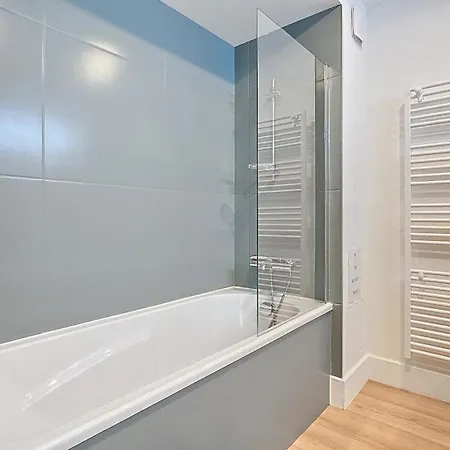 Du Theatre, Avec Ou Sans Апартаменты