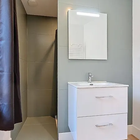 Apartment Du Theatre, Avec Ou Sans *