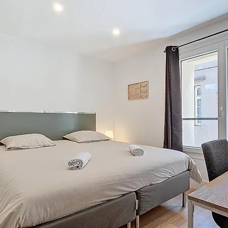 Du Theatre, Avec Ou Sans Мулен