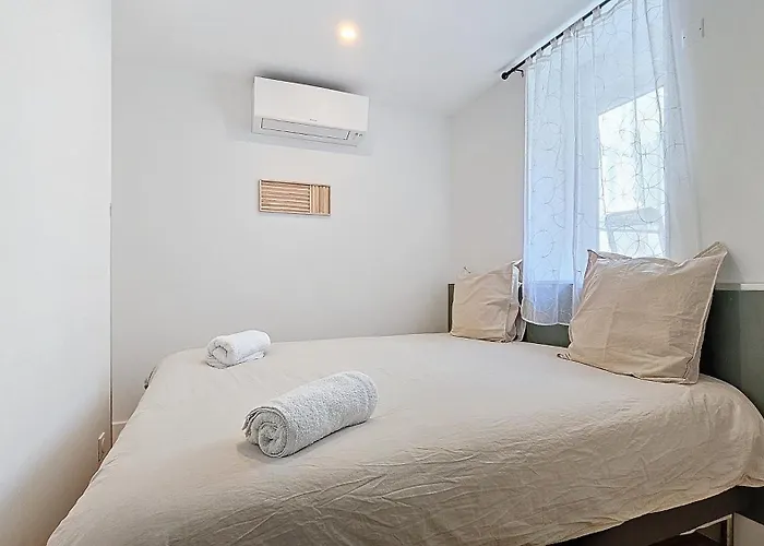 Apartment Du Theatre, Avec Ou Sans Moulins (Allier)