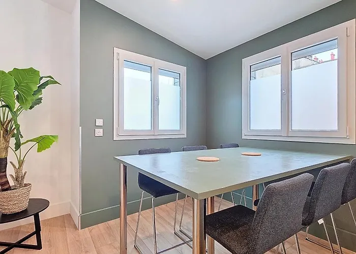 Apartment Du Theatre, Avec Ou Sans *